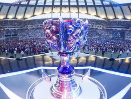 RNG教练：虽然进季后赛的机会不大 但大家没有放弃 这就是电竞精神